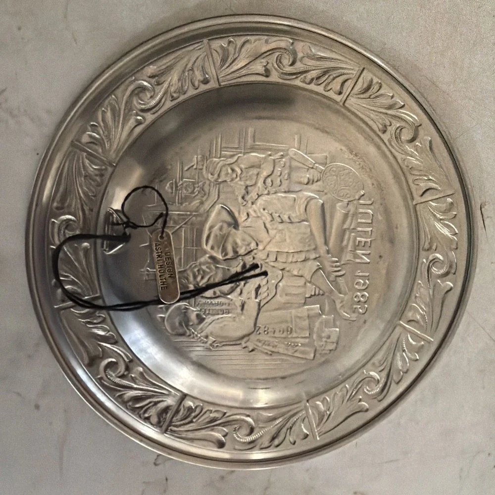 vintage 1985 Astri Holthe Norwegian‎ pewter Christmas plate